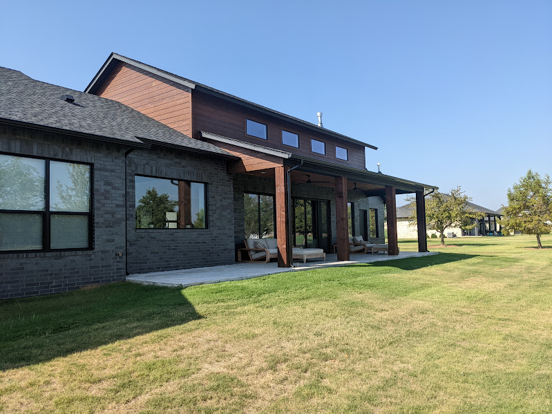 Contemporary Oklahoma home exterior